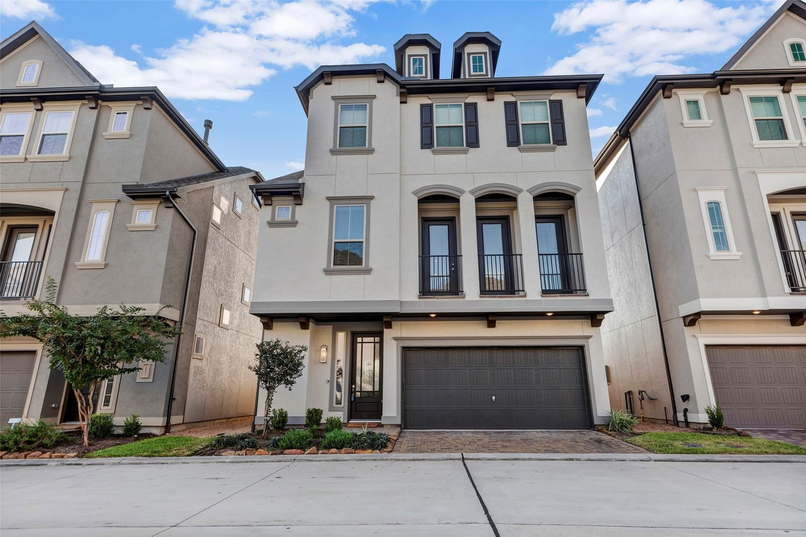 Real estate property located at 10619 Centre Green, Harris, Centre Park Terrace, Houston, TX, US