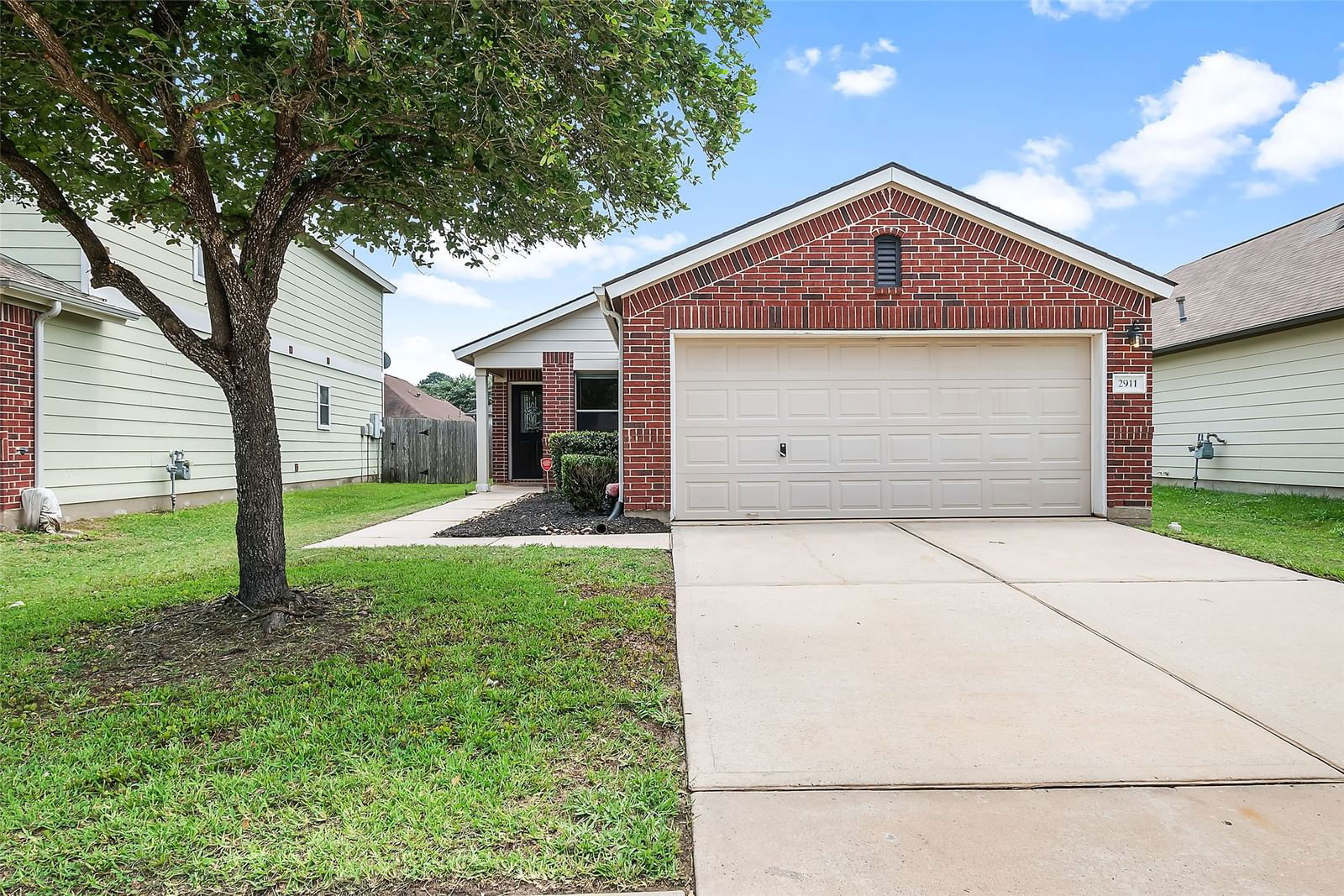 Real estate property located at 2911 Rustling Chestnut, Harris, Forest Rdg Sec 01, Spring, TX, US