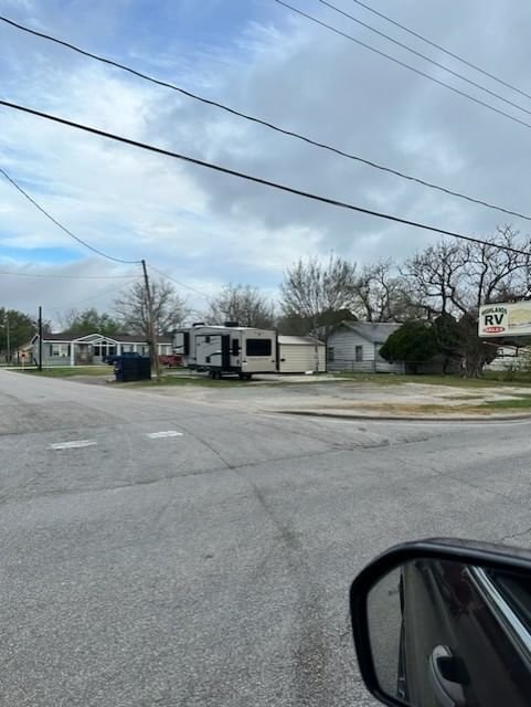 Real estate property located at 204 Main, Harris, Highland Township, Highlands, TX, US