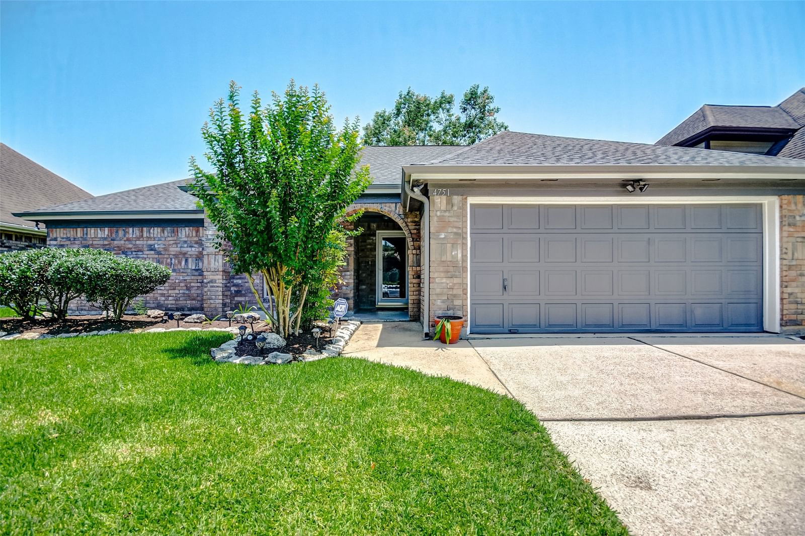 Real estate property located at 4751 Five Knolls, Harris, Heritage Park Sec 12 Amd, Friendswood, TX, US