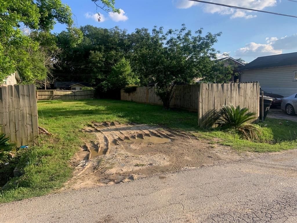 Real estate property located at 7819 Queen, Harris, Liberty Road Manor Sec 21 U/R, Houston, TX, US
