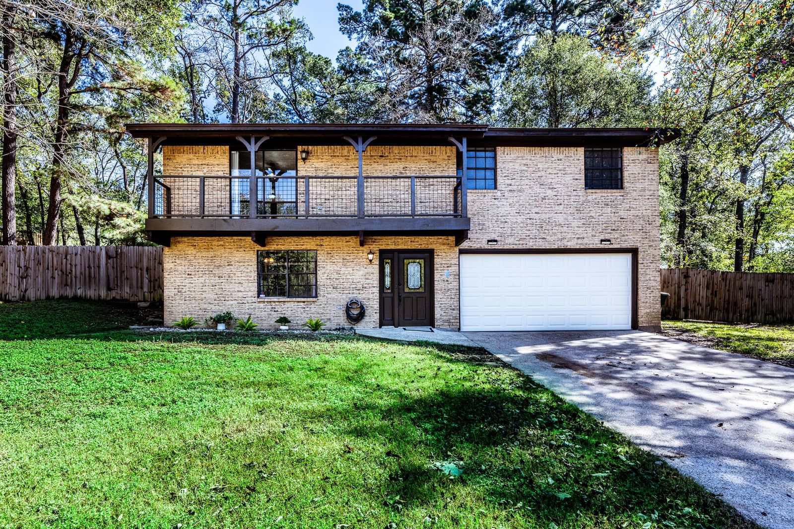 Real estate property located at 3653 Red Bud, Walker, Spring Lake, Huntsville, TX, US