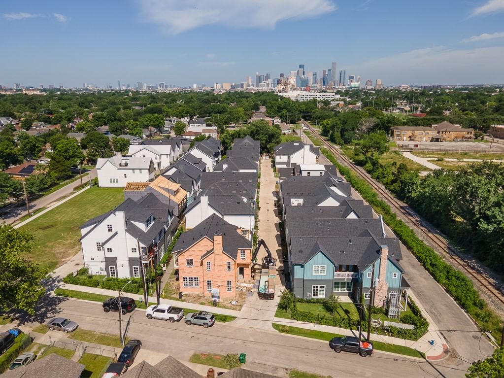 Real estate property located at 638 Delmar, Harris, Eastwood Green, Houston, TX, US