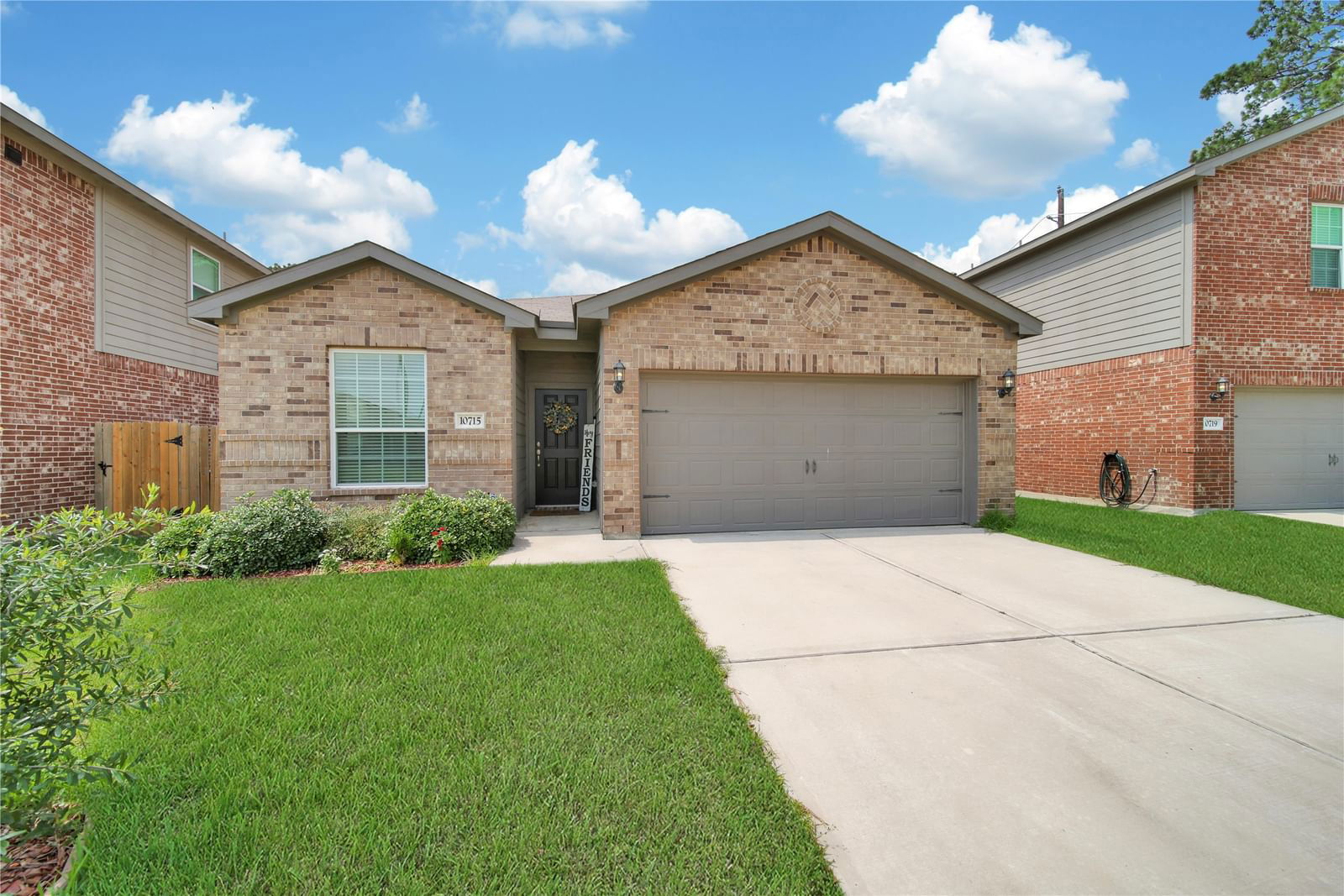 Real estate property located at 10715 Hillside Creek, Harris, Balmoral Park Lakes East Sec 5, Humble, TX, US