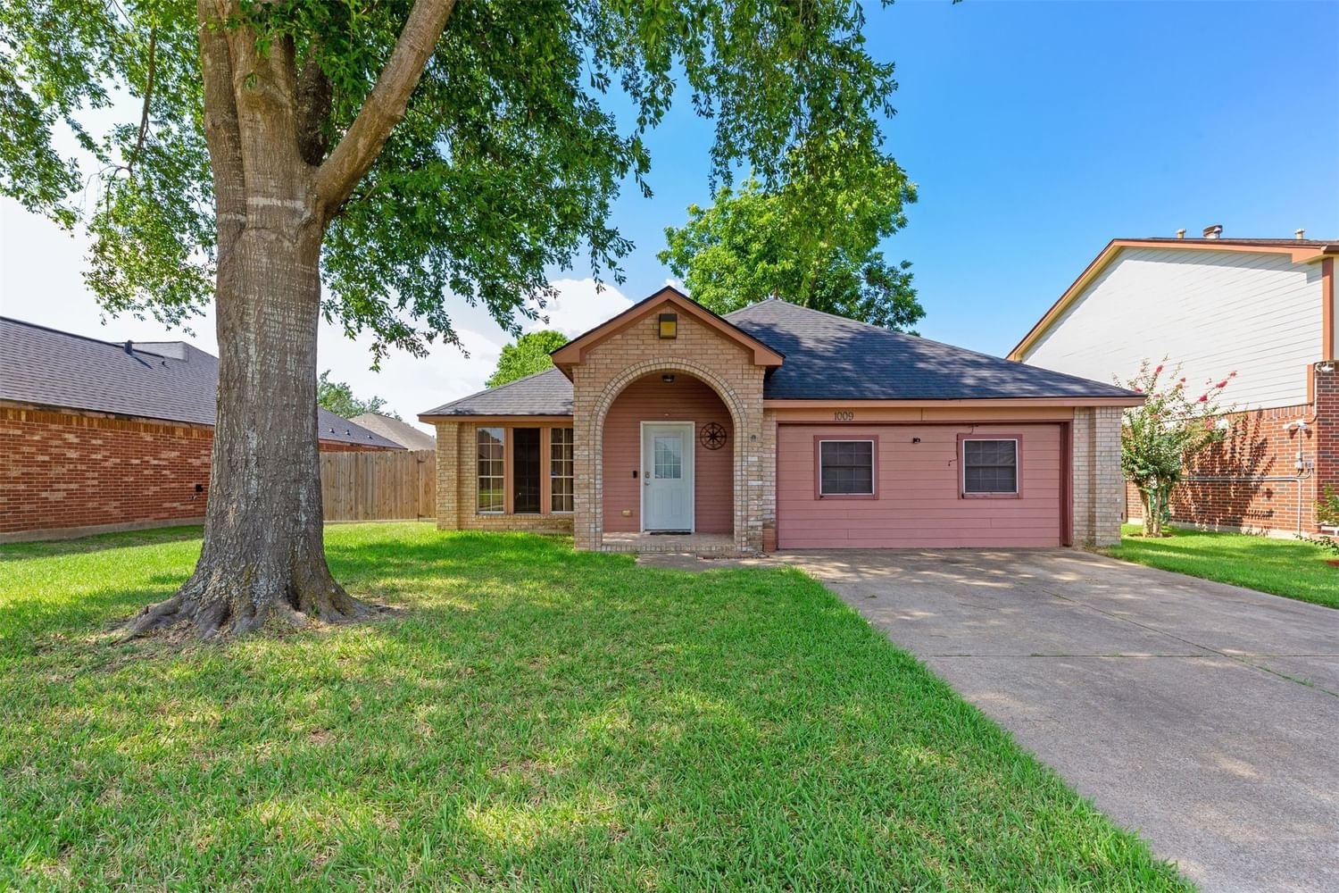 Real estate property located at 1009 Bayou Bend, Harris, Deer Park, TX, US