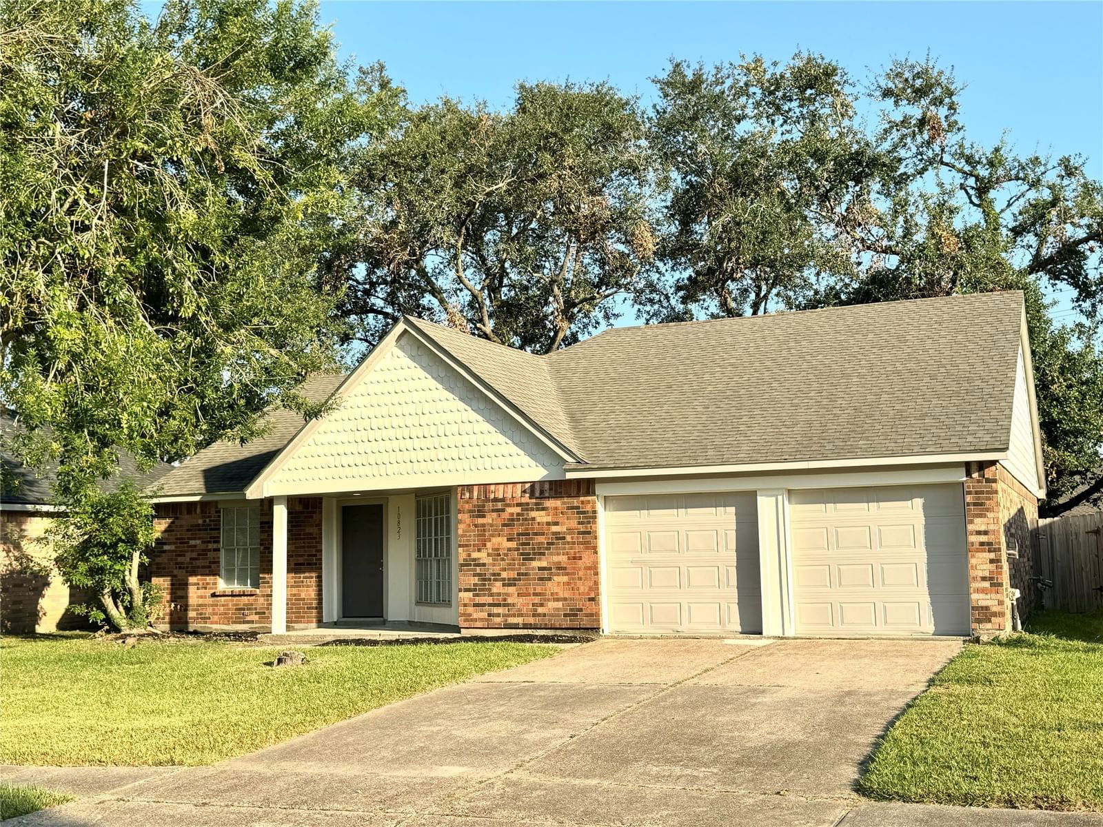 Real estate property located at 10823 Collingswood, Harris, Fairmont Park East Sec 02, La Porte, TX, US