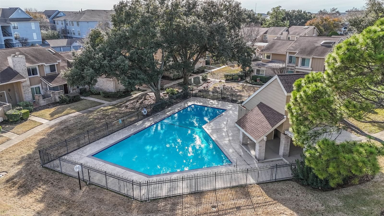 Real estate property located at 11649 Village Place #202, Harris, Village Place, Houston, TX, US