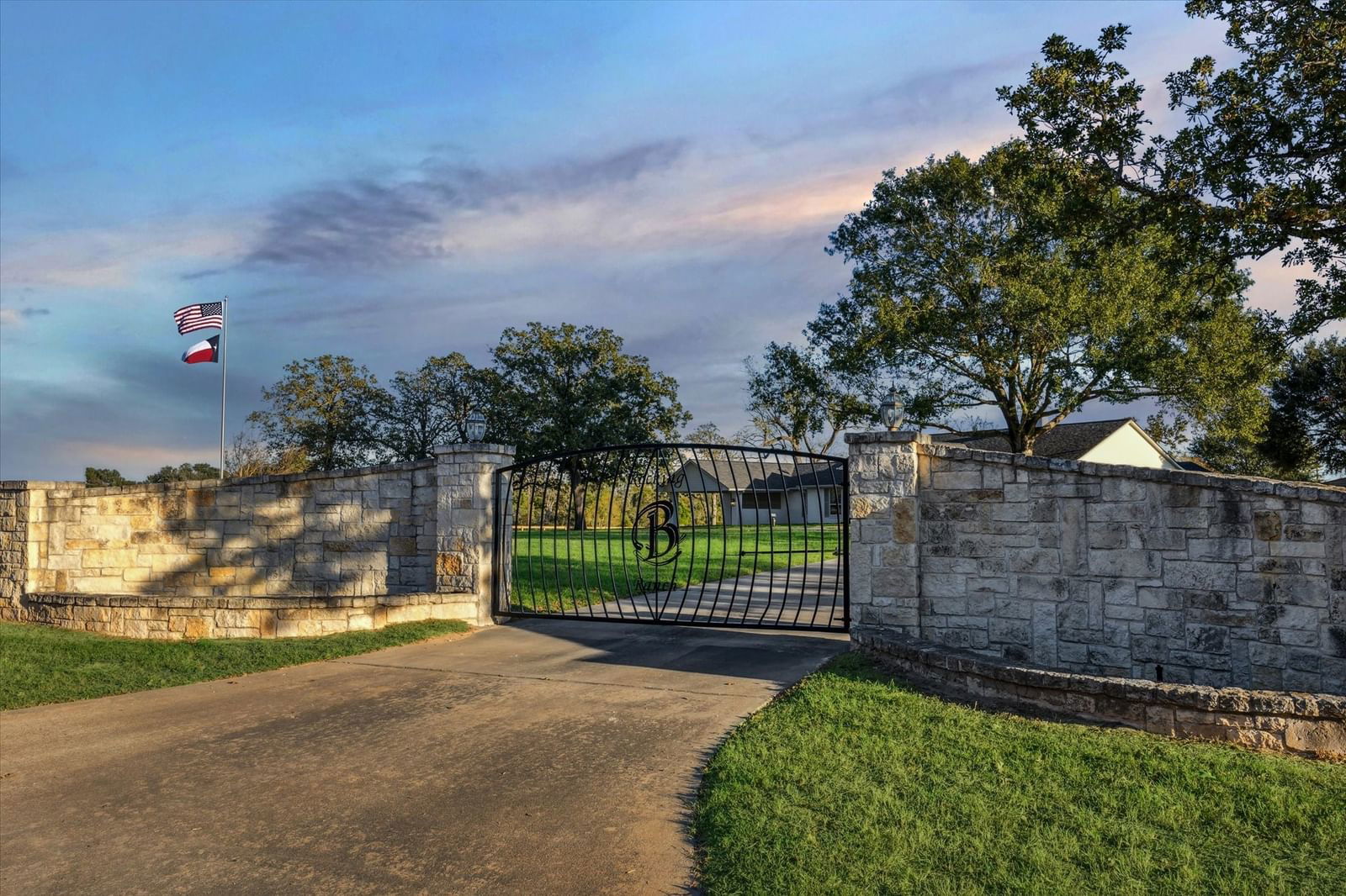 Real estate property located at 1694 Mill Creek, Austin, James Cummings Haclenda A-31, Bellville, TX, US