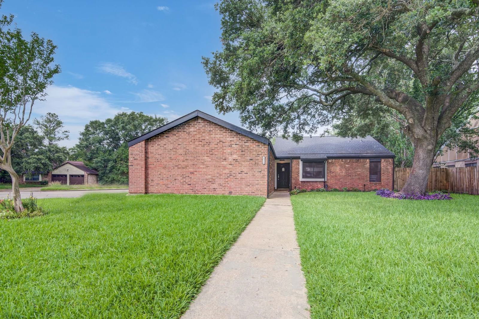 Real estate property located at 10114 Sagetrail, Harris, Kirkmont Sec 02, Houston, TX, US