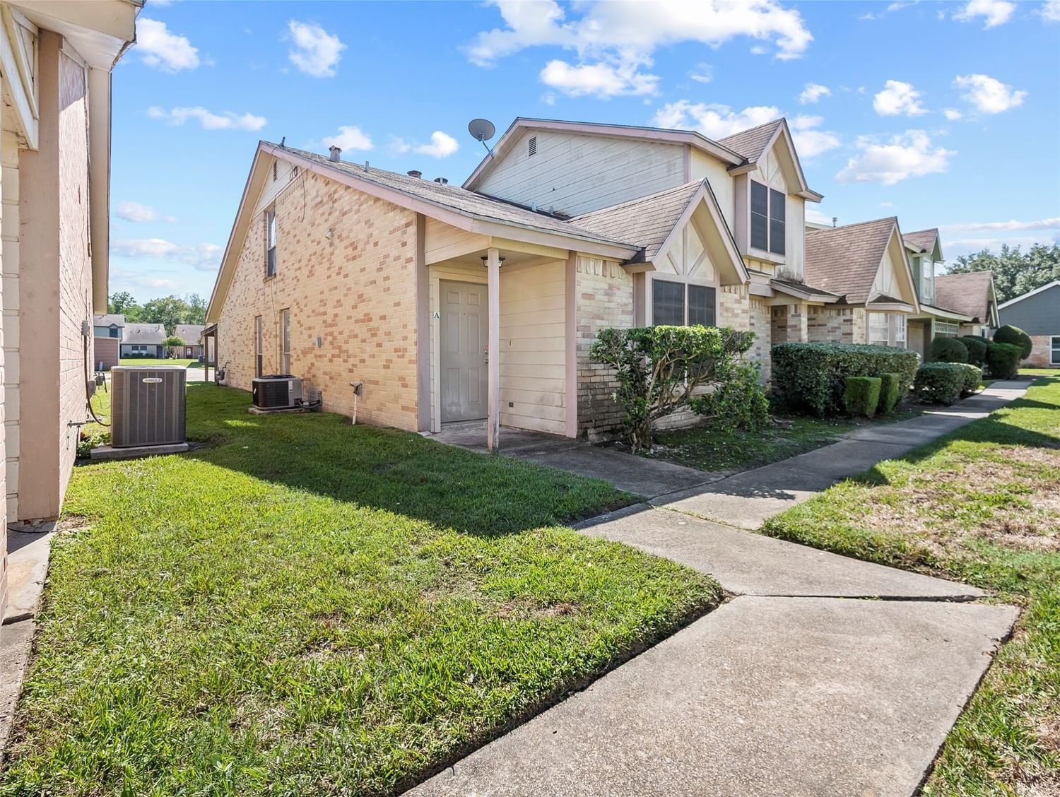 Real estate property located at 2061 Country Village A, Harris, Humble, TX, US