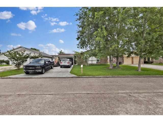 Real estate property located at 11610 Grapewood, Harris, Wood Meadow Sec 01 02 R/P, Houston, TX, US