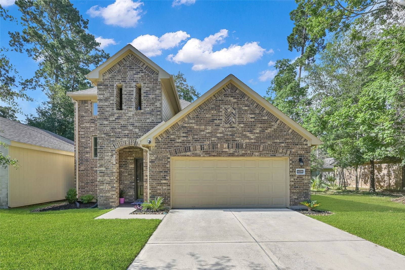 Real estate property located at 11235 Glen Forest, Montgomery, Walden 05, Montgomery, TX, US