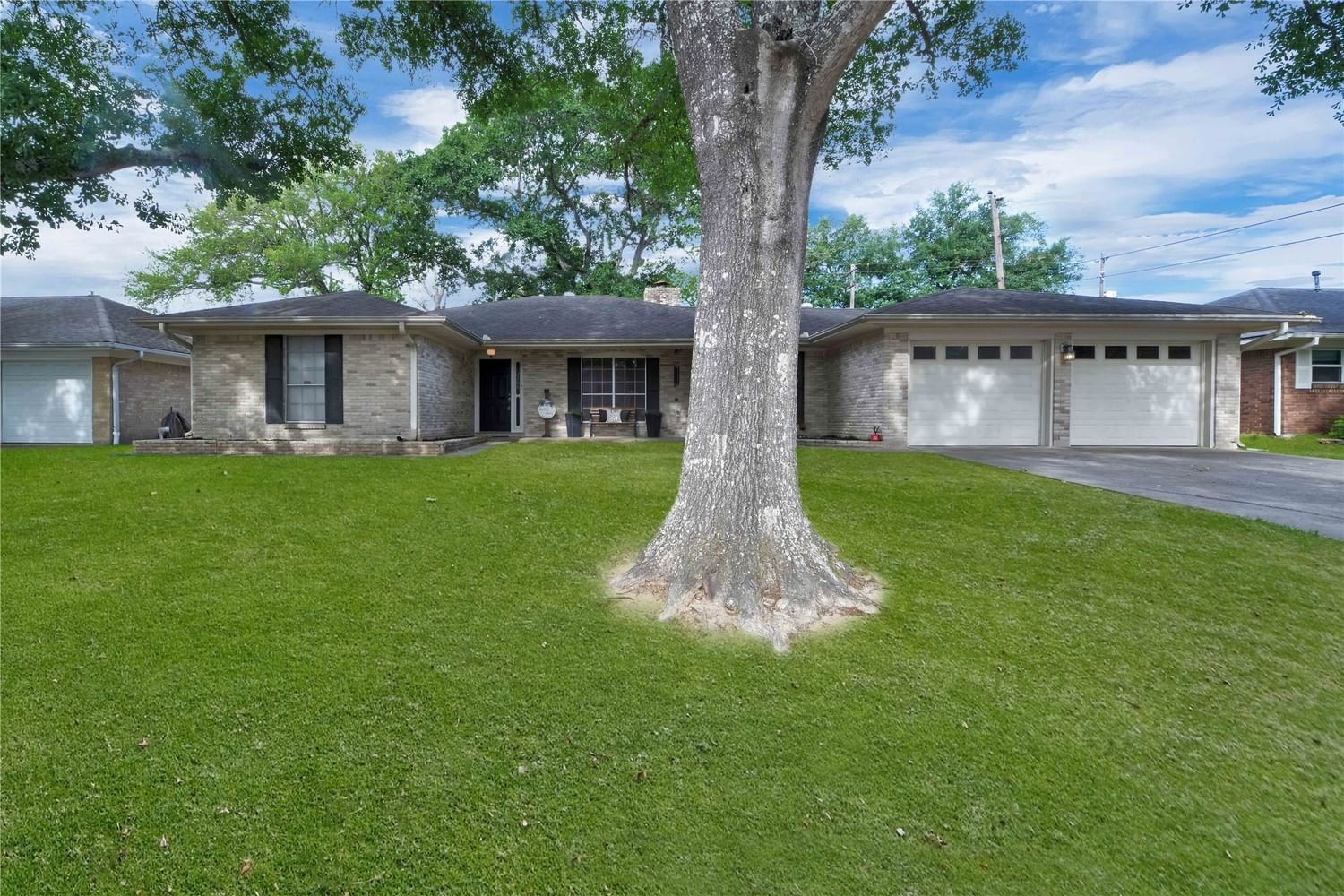 Real estate property located at 2108 Eaves, Harris, Eva Maud 5 & Rp, Baytown, TX, US