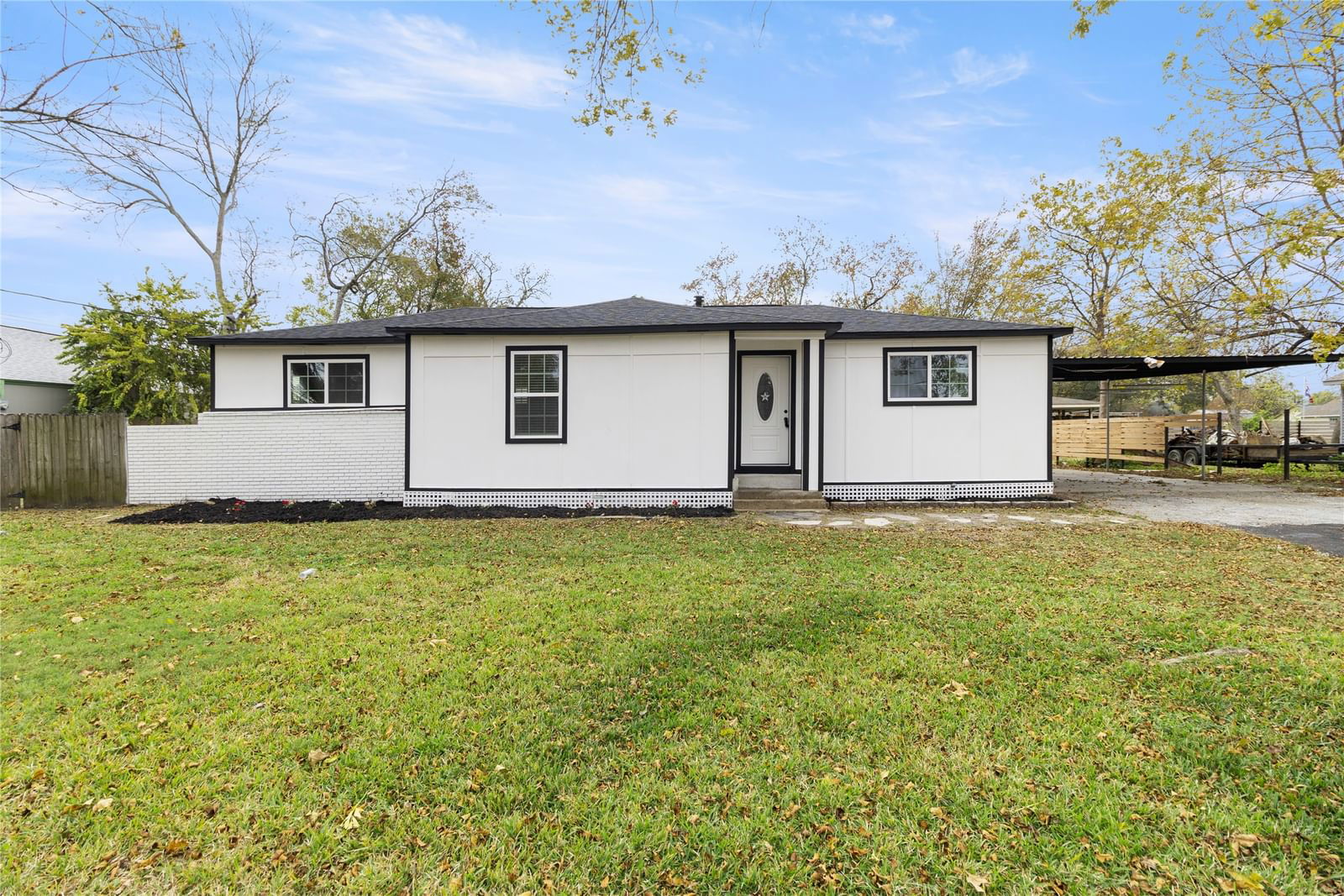 Real estate property located at 213 Ave D, Harris, Highland Township Area, Highland, TX, US