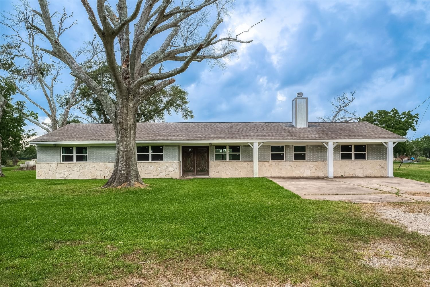 Real estate property located at 2424 County Road 288, Brazoria, E Waller, Angleton, TX, US