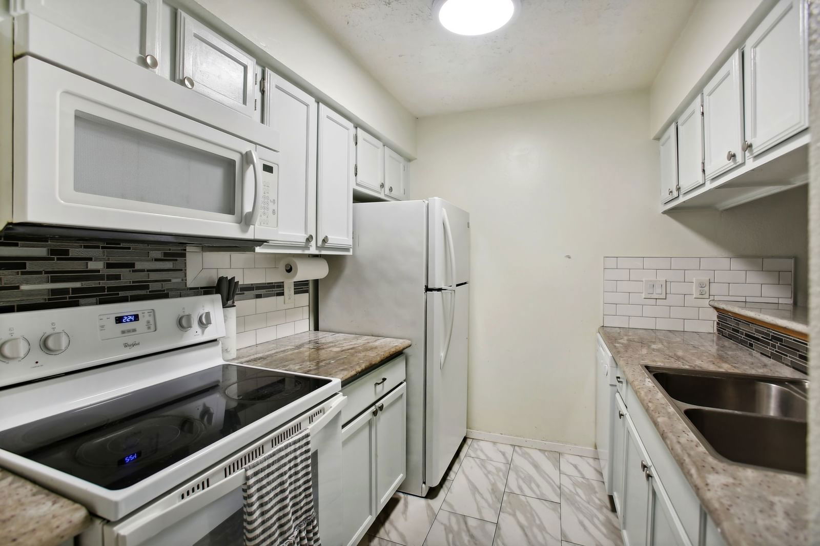 Real estate property located at 7313 Gulf #603, Harris, Berkley Court Condo Ph 02, Houston, TX, US