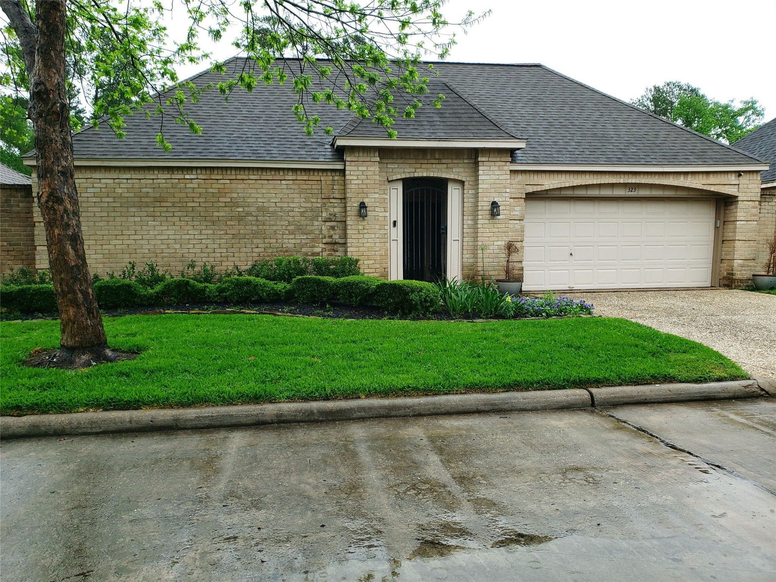 Real estate property located at 323 Champions Colony Iii, Harris, Houston, TX, US