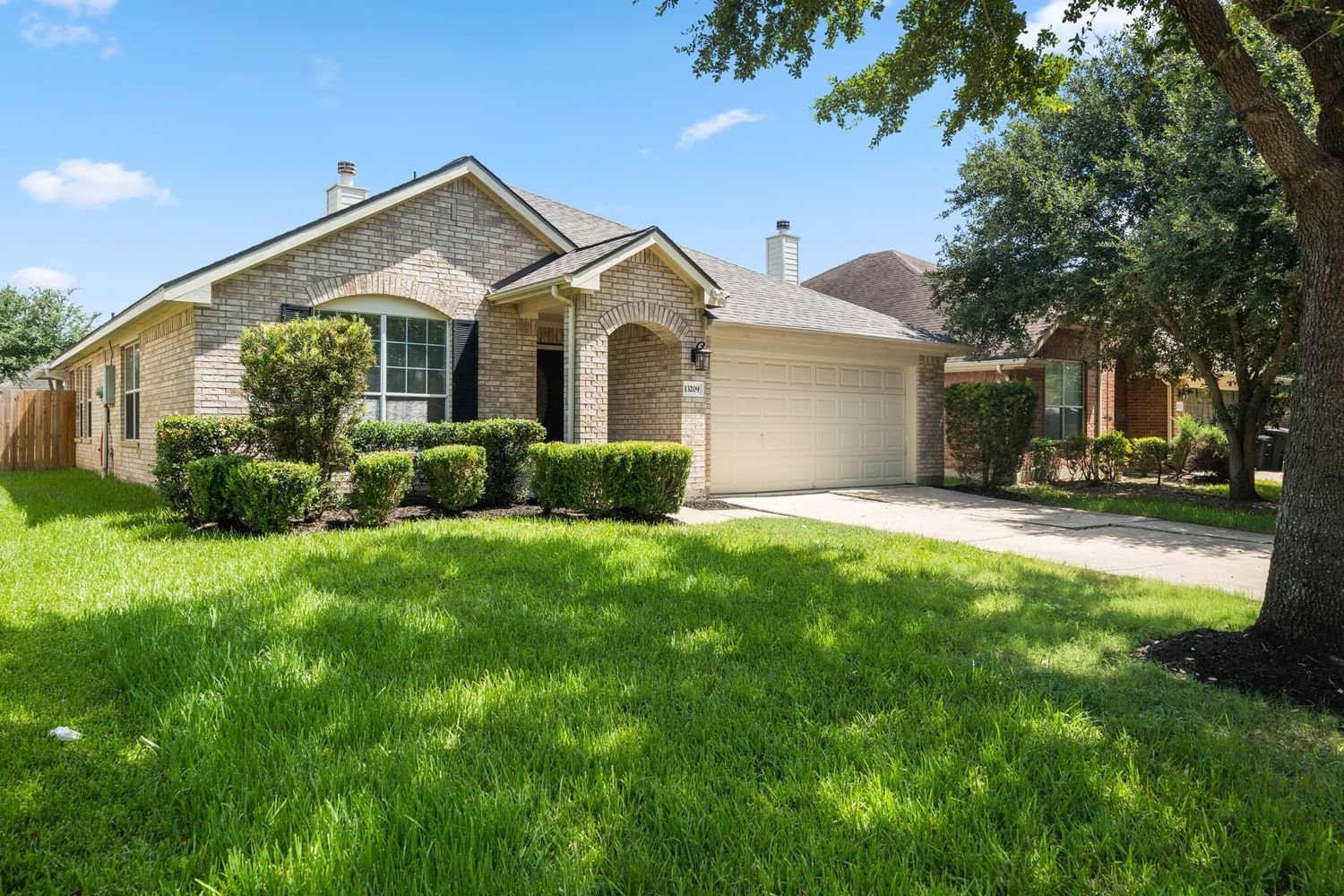 Real estate property located at 13209 Baron Hill, Brazoria, Rosharon, TX, US
