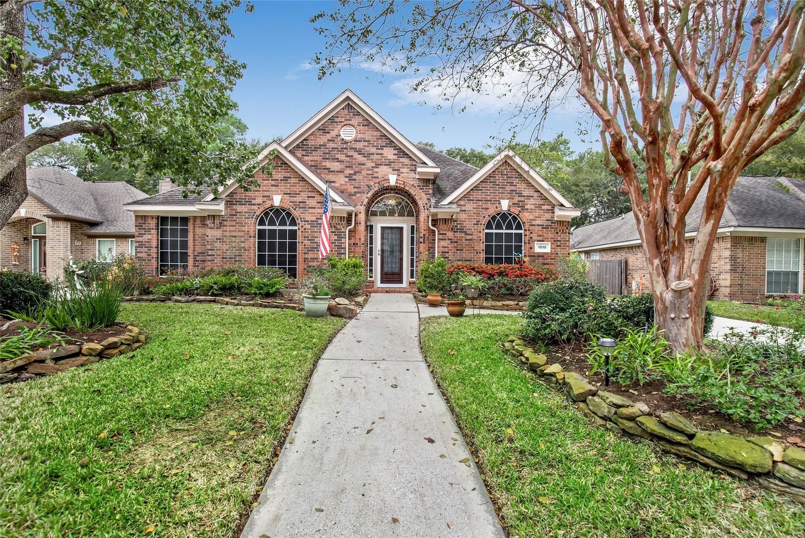 Real estate property located at 1919 Red Magnolia, Harris, Kingwood Place Village, Kingwood, TX, US