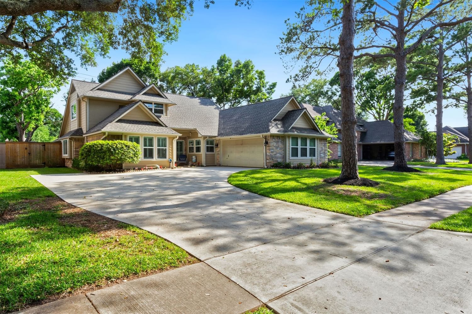 Real estate property located at 518 Mill Place, Fort Bend, Sugarmill Sec 5, Sugar Land, TX, US