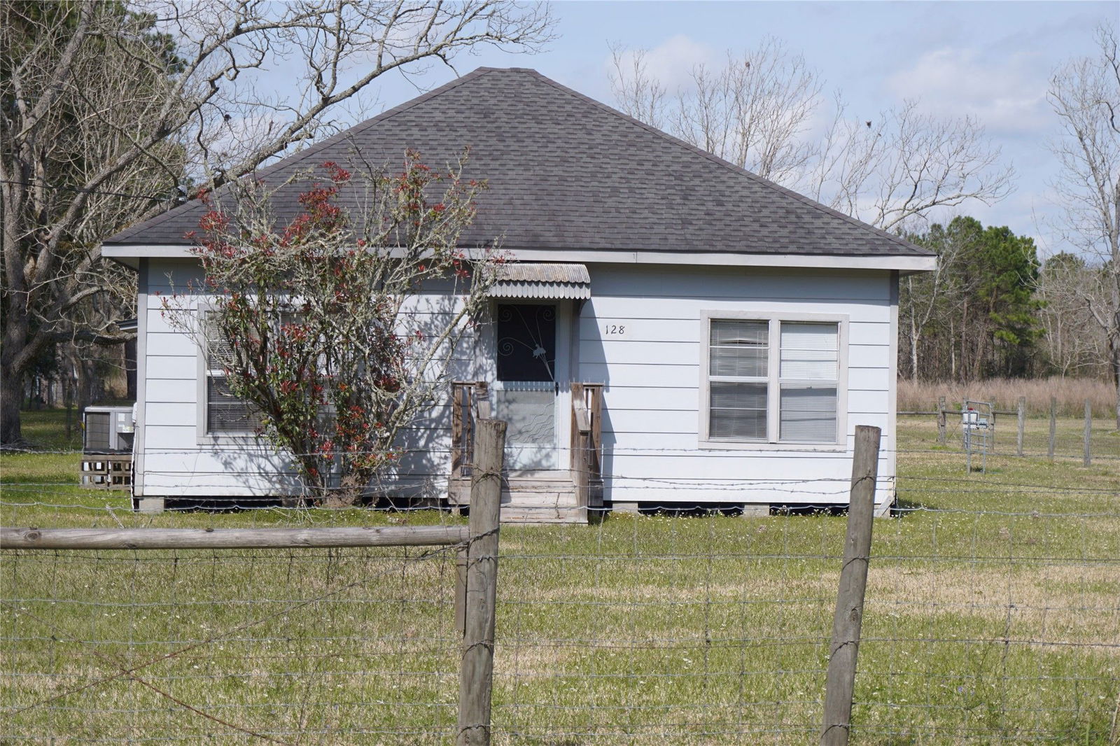 Real estate property located at 128 Harmon, Chambers, Hankamer, TX, US