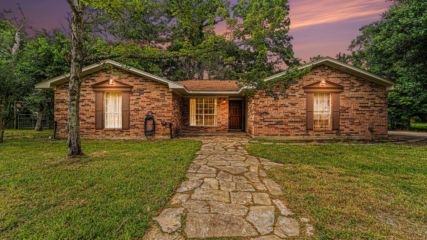 Real estate property located at 31198 Pinyon, Waller, West Magnolia Forest 11, Waller, TX, US