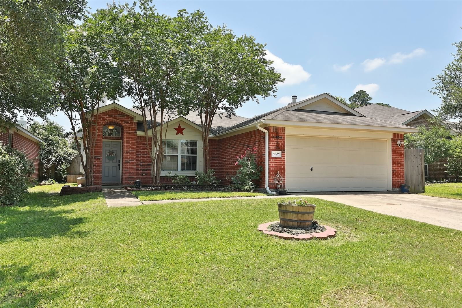 Real estate property located at 32107 Decker Oaks, Montgomery, Village Of Decker Oaks, Pinehurst, TX, US