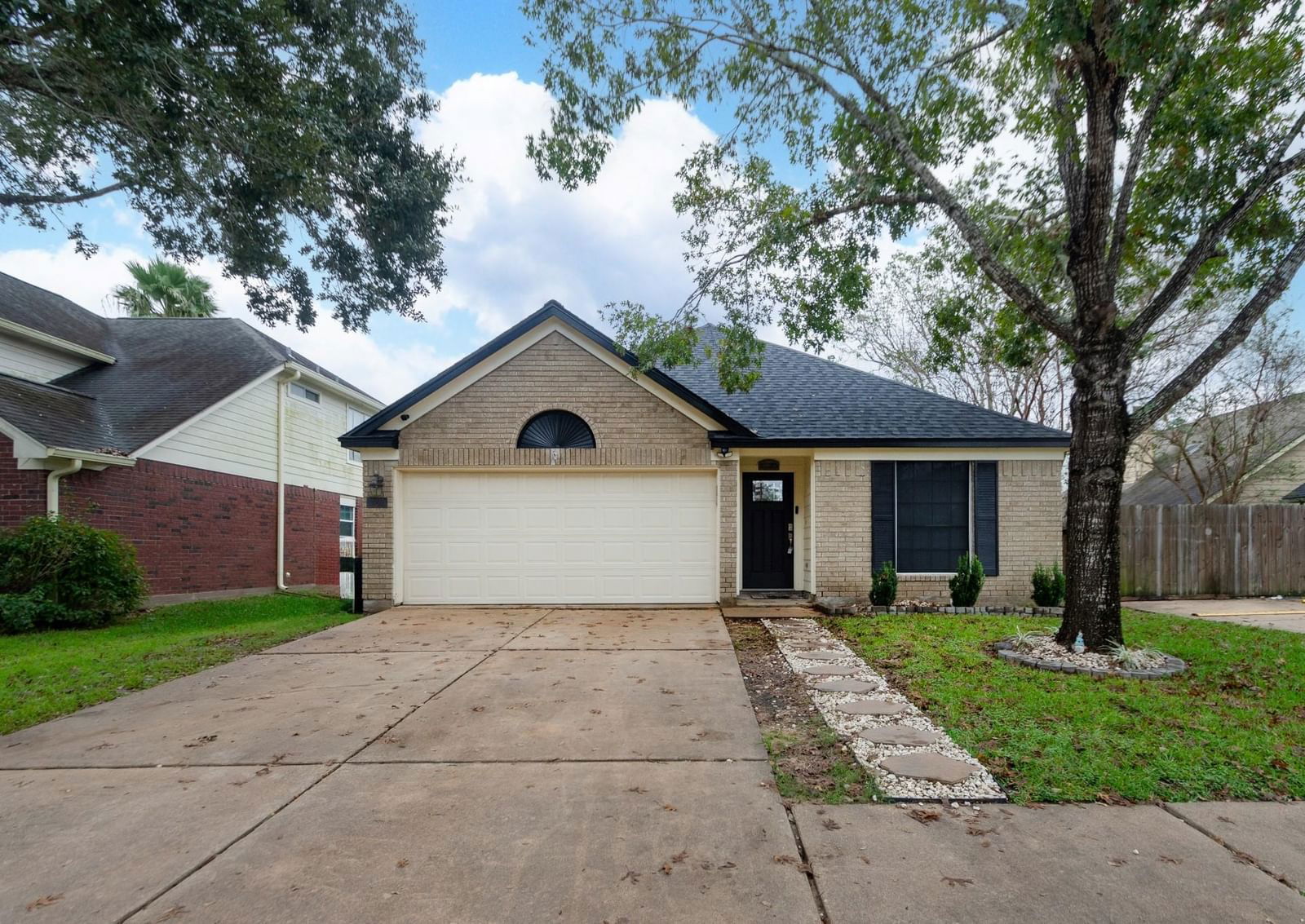 Real estate property located at 329 Trail Ride, Brazoria, Rancho Isabella Sec 1-2-3-4 A, Angleton, TX, US