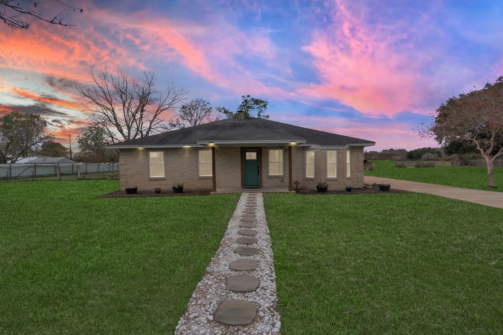 Real estate property located at 910 Sycamore, Fort Bend, Wm Lusk, Richmond, TX, US