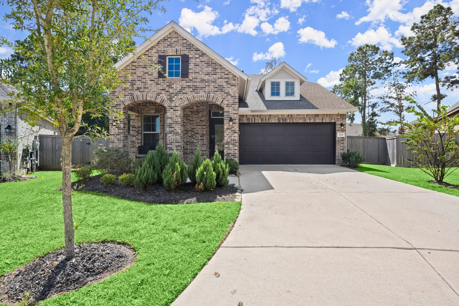 Real estate property located at 104 Winged Elm, Montgomery, The Woodlands Hills, Conroe, TX, US