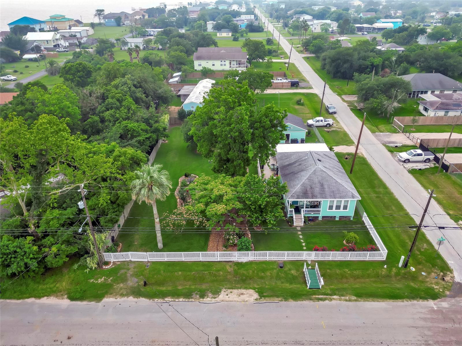 Real estate property located at 413 Broadway, Galveston, San Leon, San Leon, TX, US