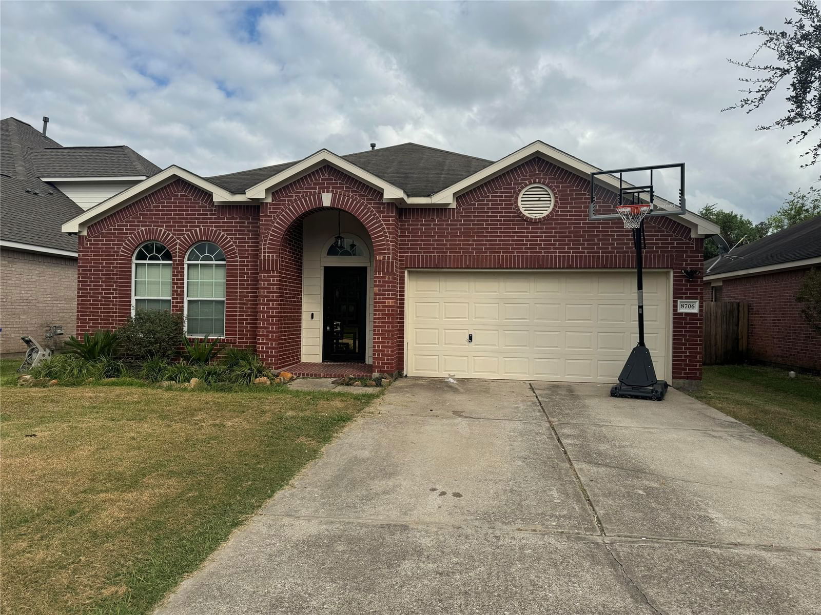 Real estate property located at 8706 Highlands, Harris, Highlands Xing, Highlands, TX, US