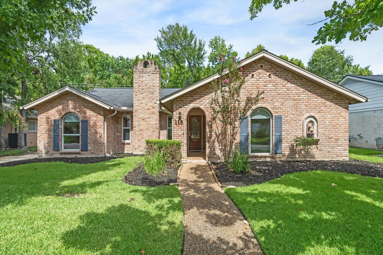 Real estate property located at 115 Blue Willow, Harris, Walnut Bend Sec 08, Houston, TX, US