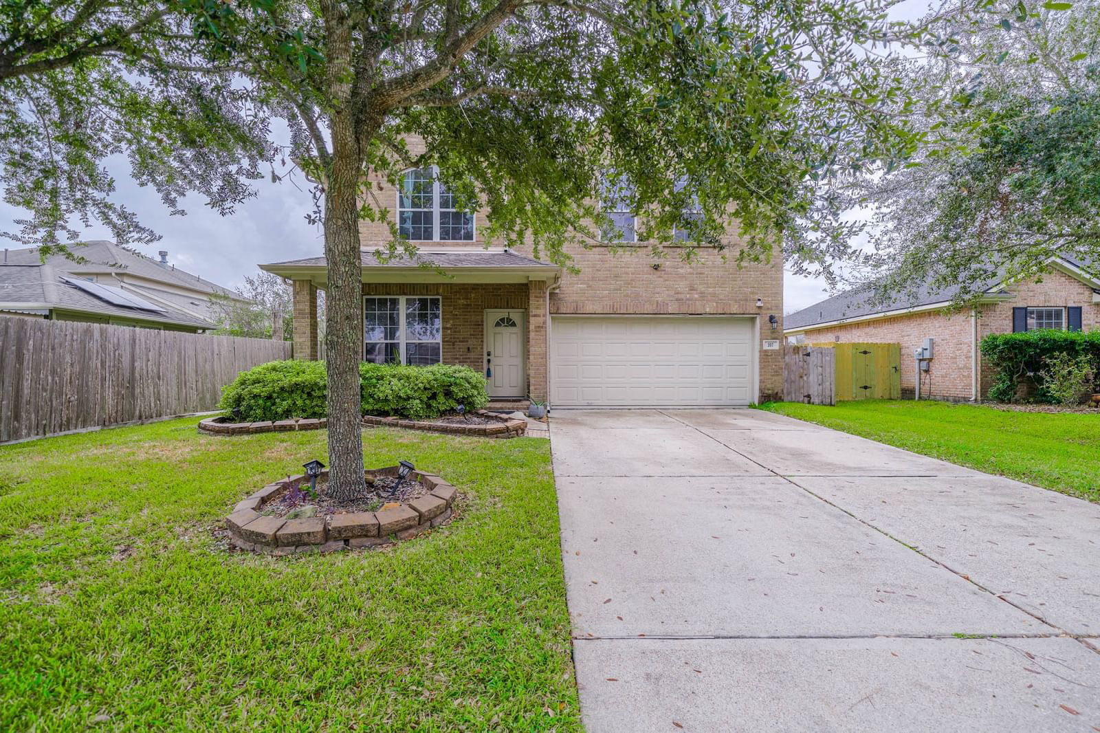 Real estate property located at 207 Splintered Arrow, Galveston, Painted Meadows Sec 2 2008, La Marque, TX, US