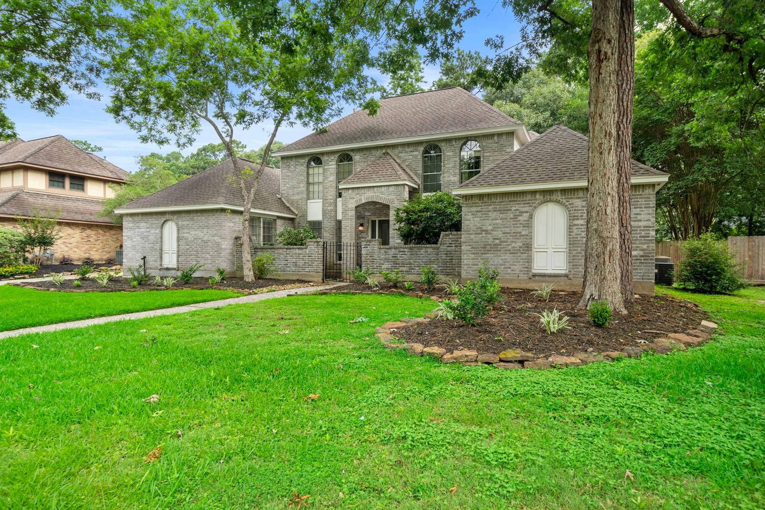 Real estate property located at 5323 Timber Shade, Harris, Fosters Mill Village Sec 01, Kingwood, TX, US