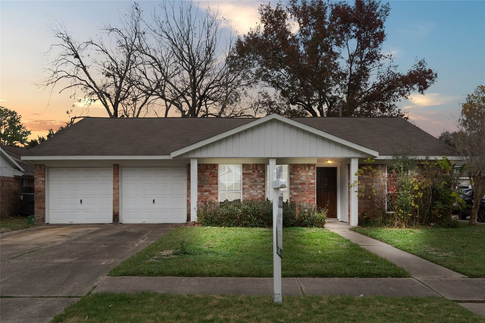 Real estate property located at 12622 Hunting Briar, Harris, Huntington Village, Houston, TX, US