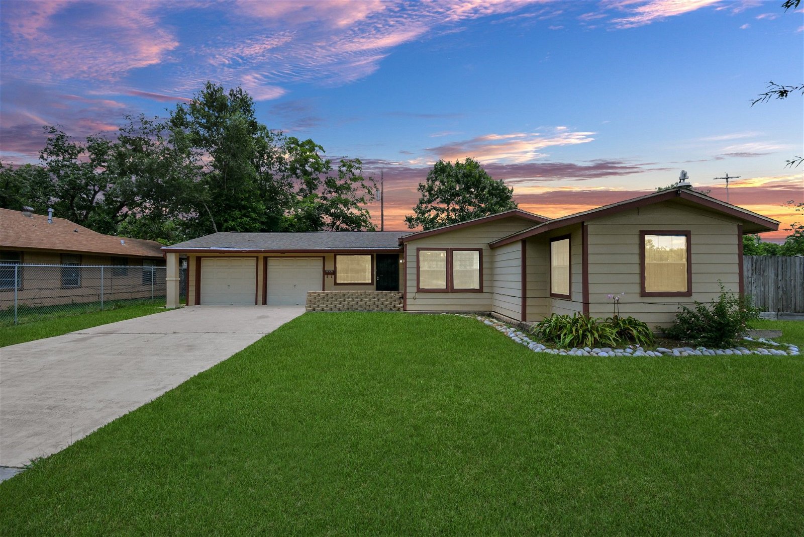 Real estate property located at 5843 Kenilwood, Harris, Houston, TX, US