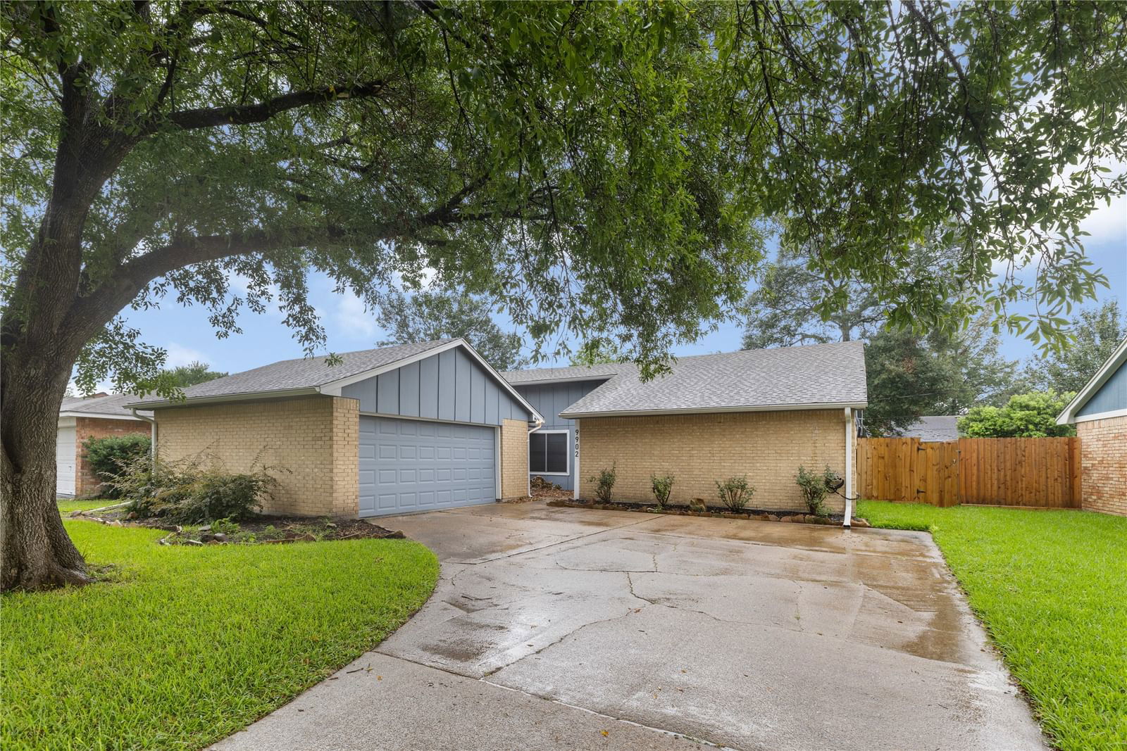 Real estate property located at 9902 Stonemont, Harris, Fairmont Park West Sec 01 R/P, La Porte, TX, US