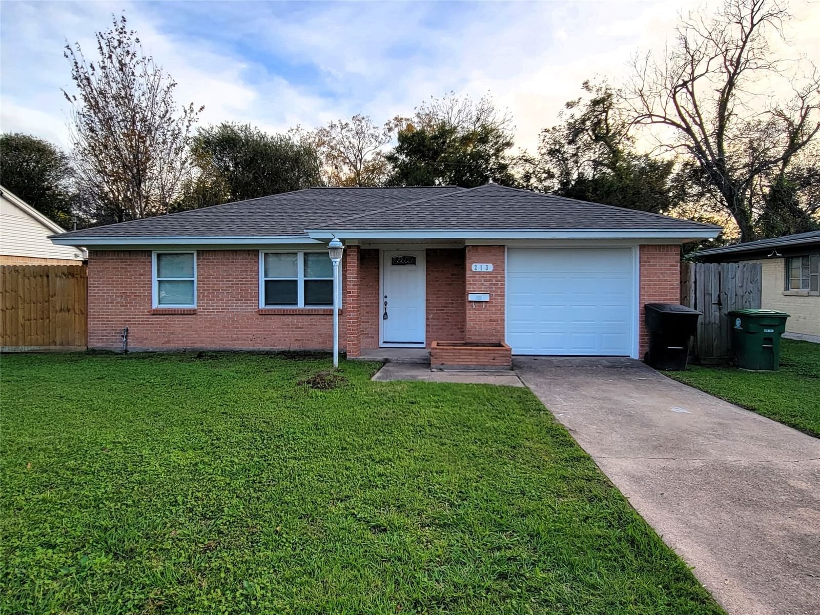 Real estate property located at 213 Troy, Harris, Wildrose Gardens Sec 01 R/P, Houston, TX, US
