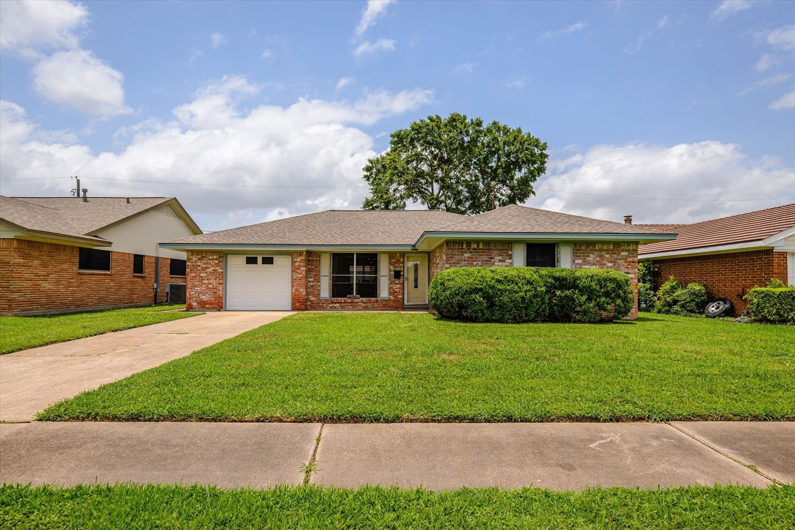 Real estate property located at 4903 Gardenia, Harris, Huntington Sec 01, Pasadena, TX, US