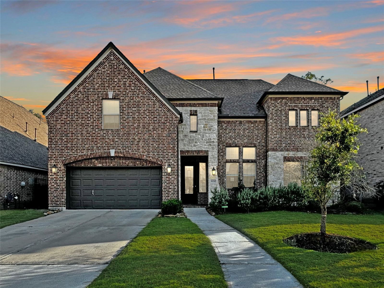 Real estate property located at 16230 Whiteoak Canyon, Harris, Groves Sec 17, Humble, TX, US