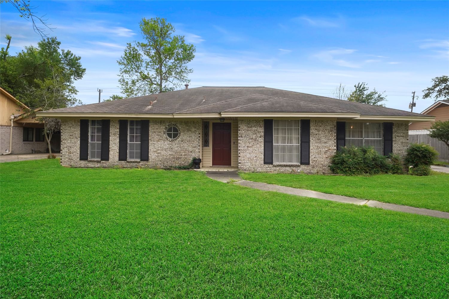 Real estate property located at 307 Red Bud, Harris, Lakewood Sec P, Baytown, TX, US