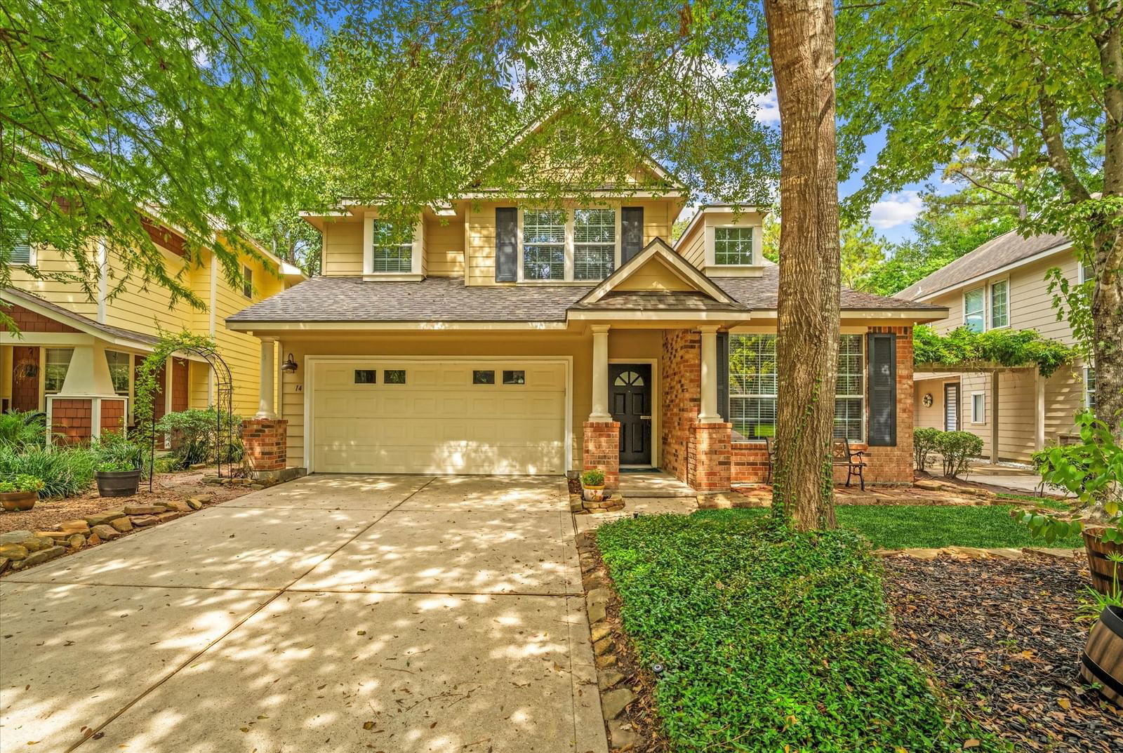 Real estate property located at 14 Flickering Sun, Montgomery, The Woodlands Alden Bridge, The Woodlands, TX, US