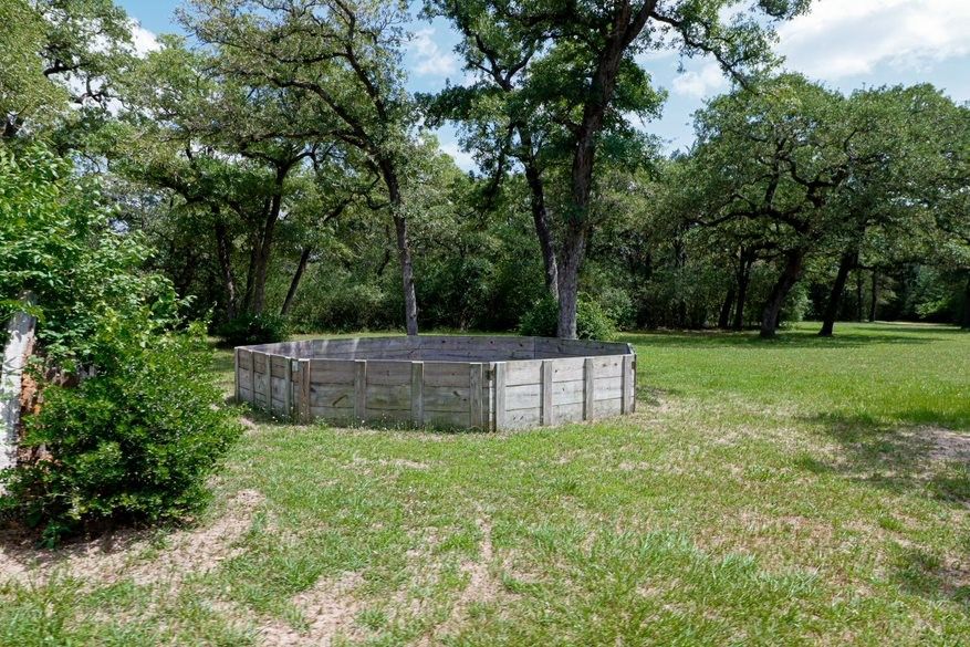 Real estate property located at 1443 Makinson, Fayette, West Point, TX, US