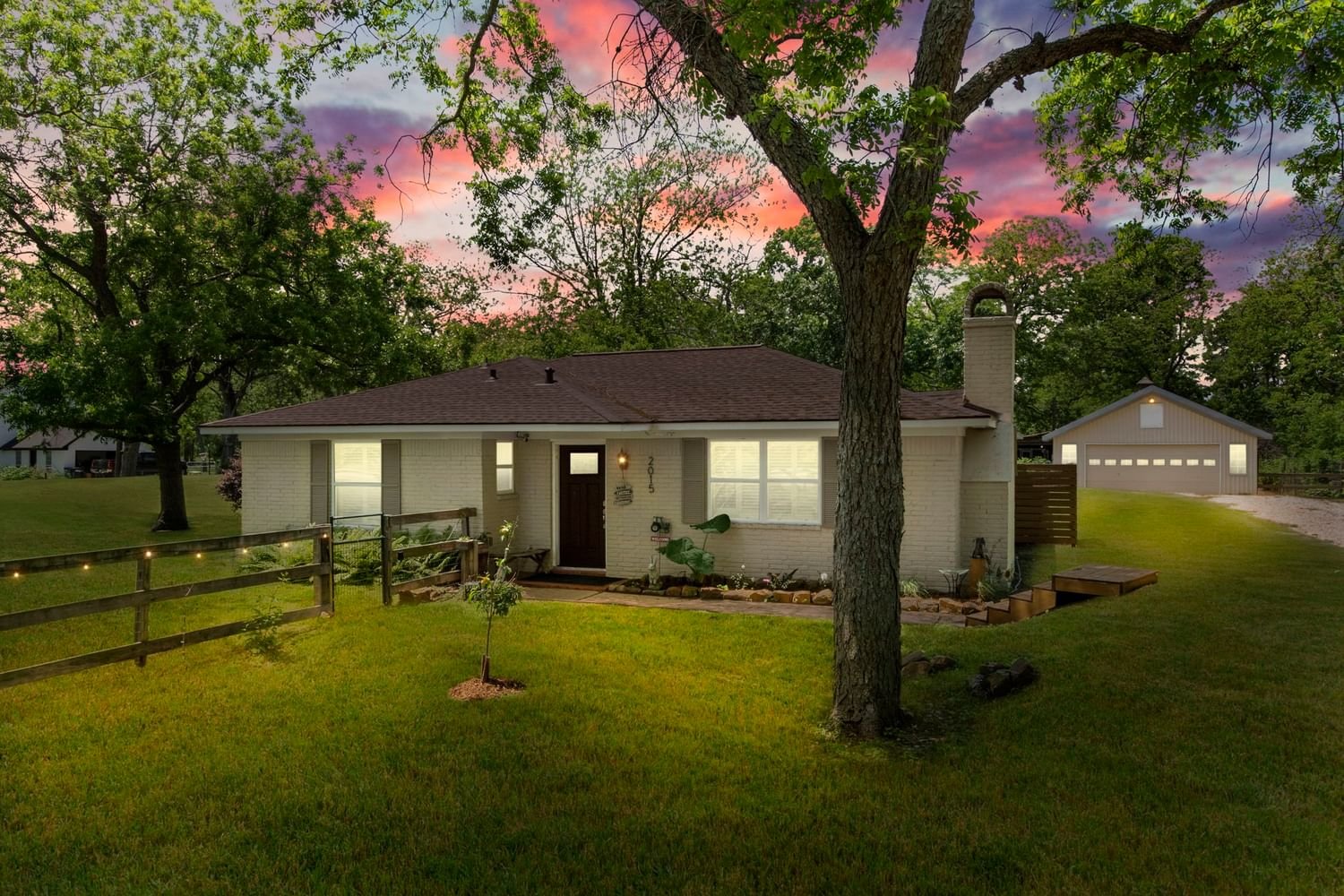 Real estate property located at 2015 McCrary, Fort Bend, Knight & White, Richmond, TX, US
