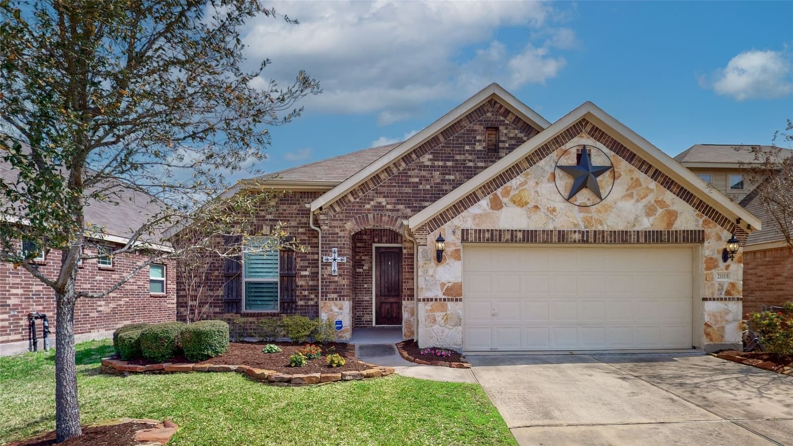 Real estate property located at 21115 Normandy Glen, Montgomery, Kings Mill, Kingwood, TX, US