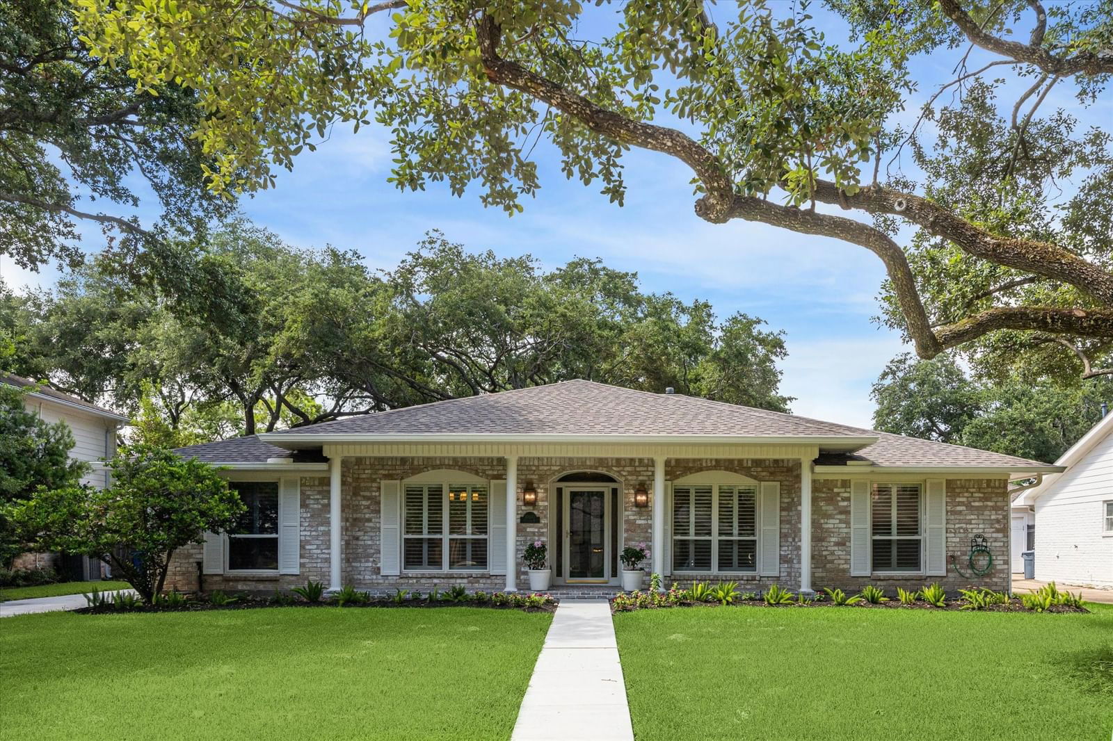 Real estate property located at 10930 Burgoyne, Harris, Lakeside Estates Sec 02, Houston, TX, US