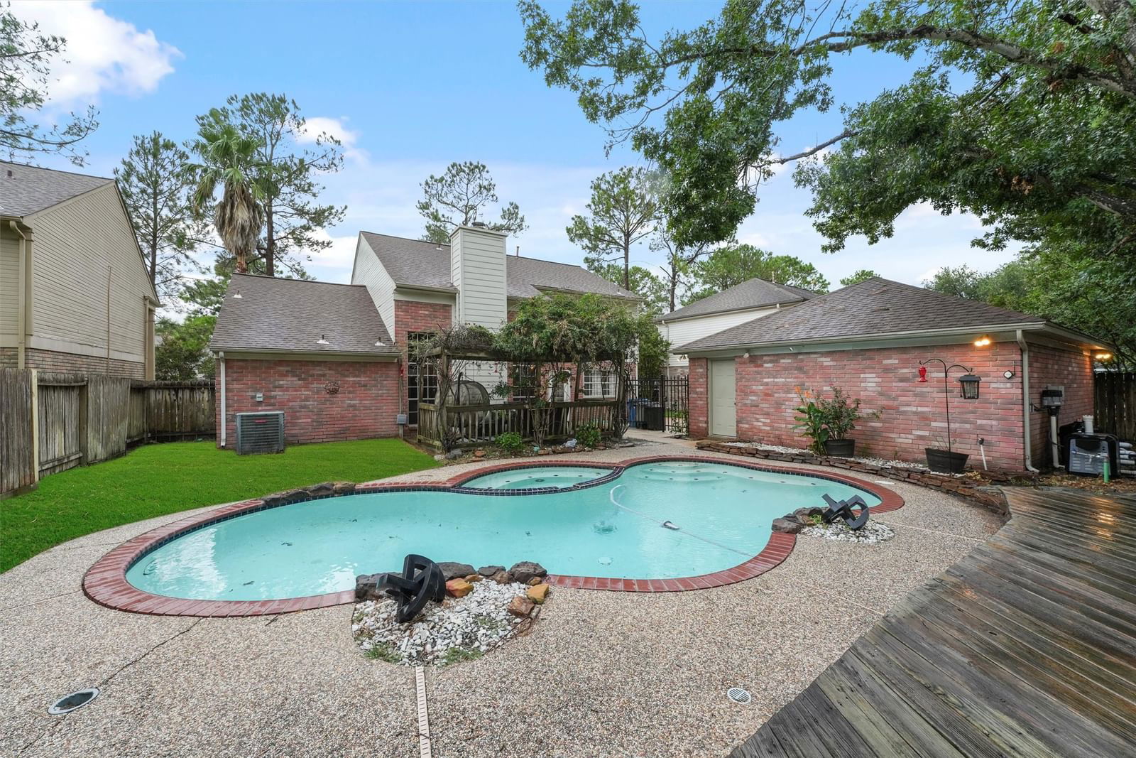 Real estate property located at 7518 Honey Creek, Harris, Copperfield Southcreek Village, Houston, TX, US