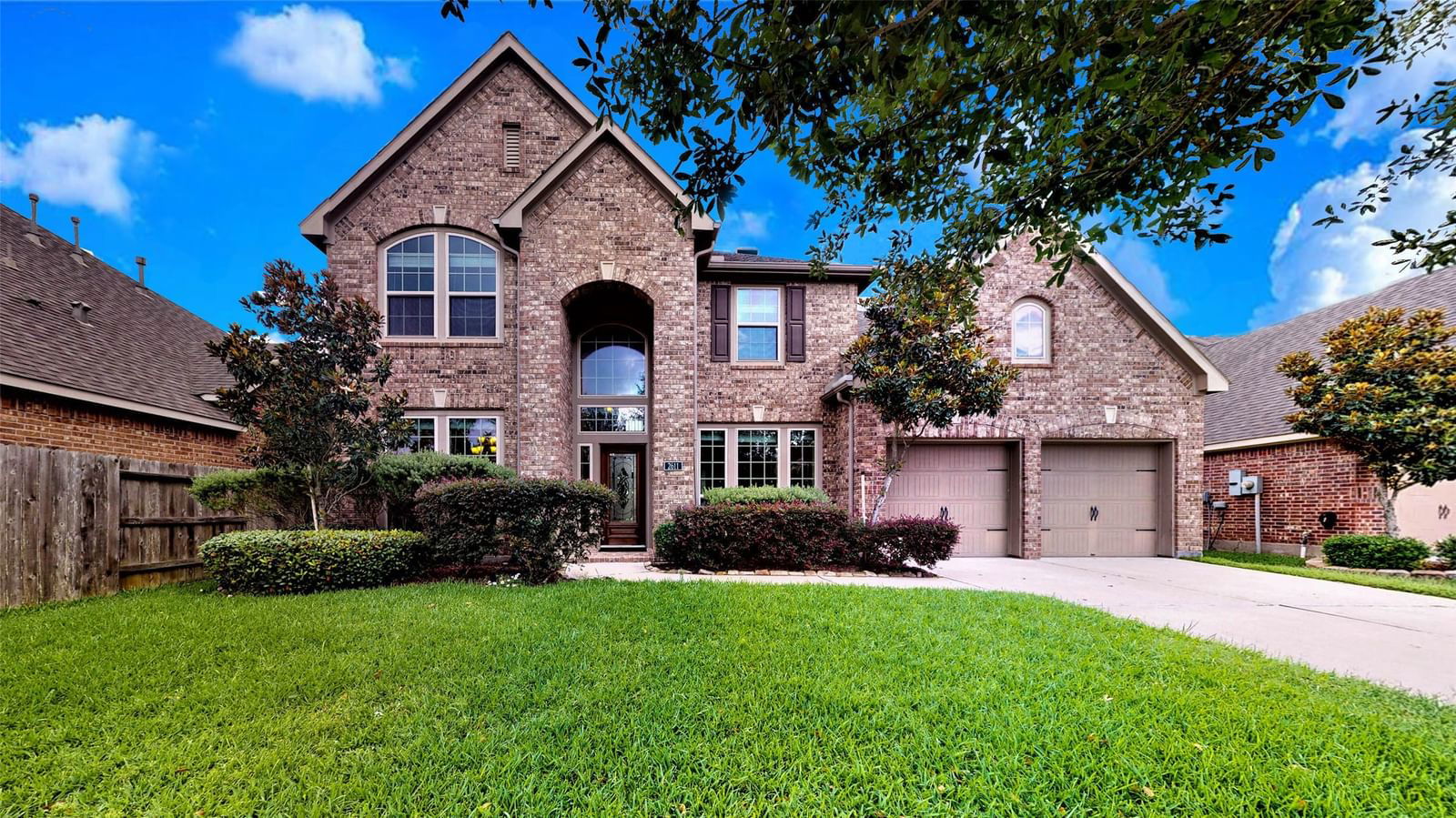 Real estate property located at 2611 Silent Walk, Fort Bend, Shadow Creek Ranch Sf-51a, Pearland, TX, US