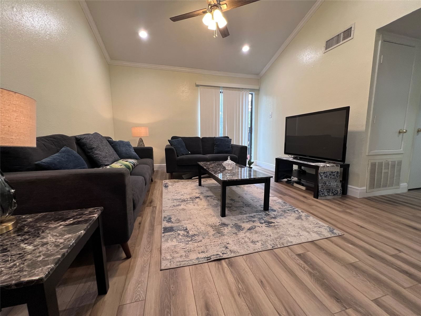 Real estate property located at 10047 Westpark #58, Harris, Idlewood Condo, Houston, TX, US